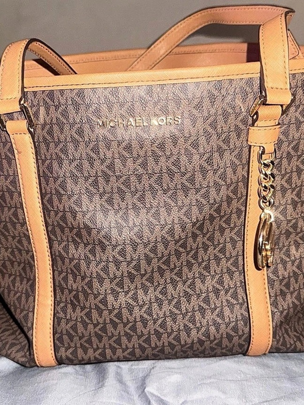 Michael Kors Jet Set Item East West Top Zip Tote Brown & Tan